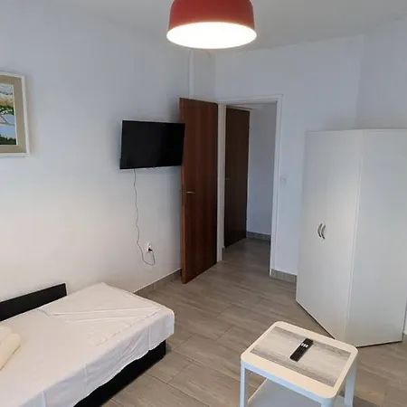 Apartman Seaside With A Swimming Pool Pag - 6384 Pag Town