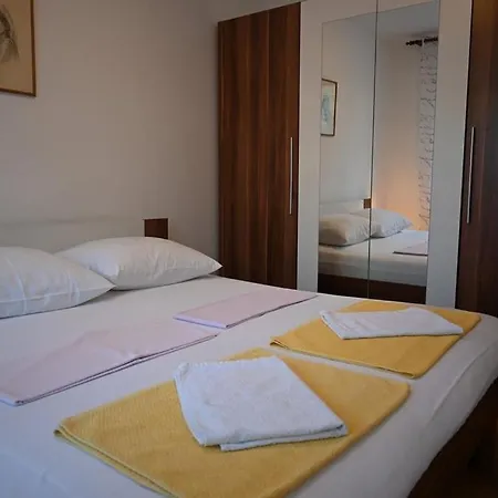 Seaside With A Swimming Pool Pag - 6384 Apartman Pag Town