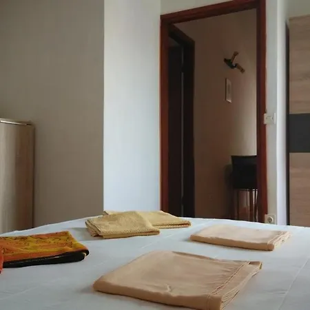 Apartman Seaside With A Swimming Pool Pag - 6384 Pag Town