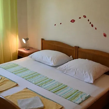 Seaside With A Swimming Pool Pag - 6384 Apartman *